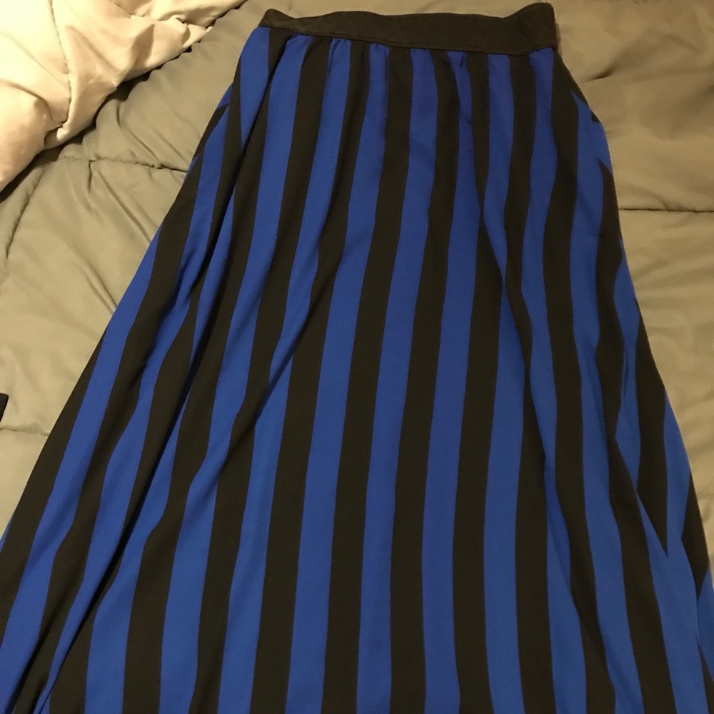 LulaRoe Lucy skirt